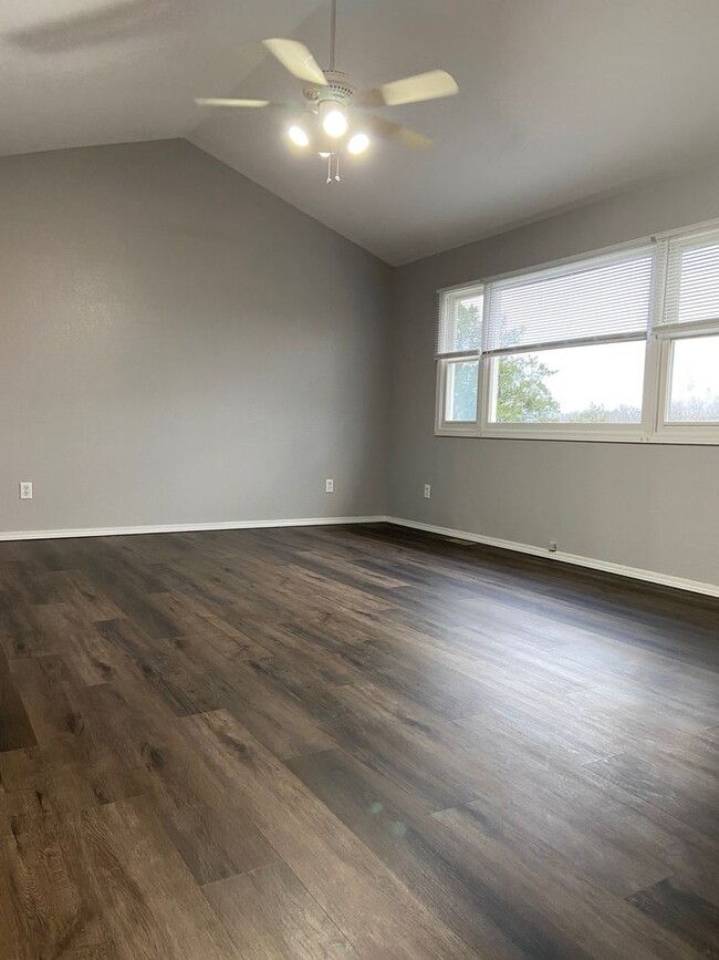 Building Photo - Single Family Home in Branson