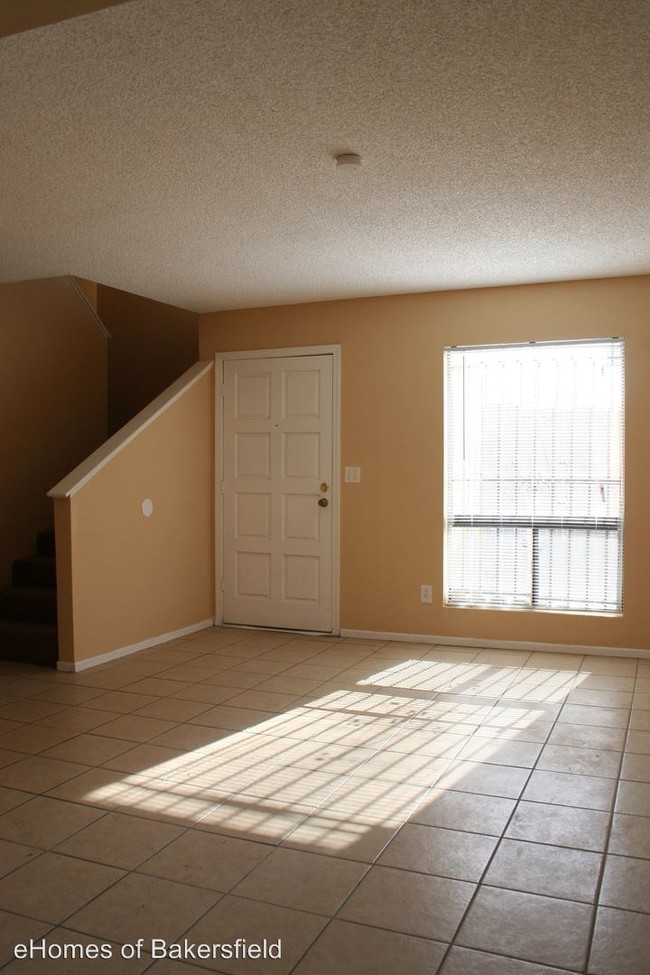 Building Photo - 4312 Isla Verde St