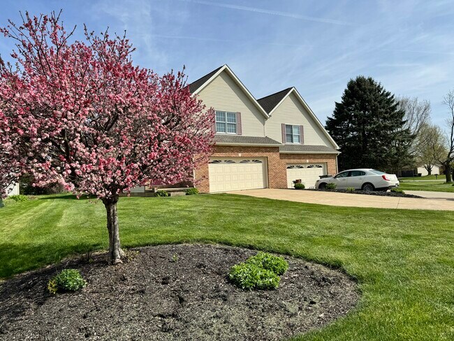 Foto del edificio - 5125 Echovale St NW
