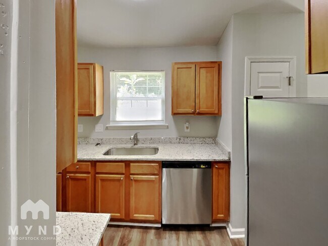 Foto del edificio - 3604 Oakwood Rd