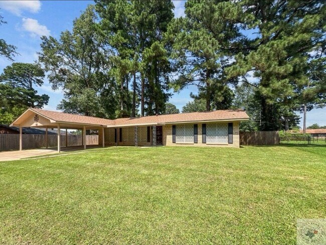 Foto del edificio - 3 Bedroom Single Family Home in Texarkana