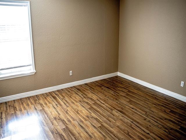 Foto del edificio - 10024 State Hwy 121