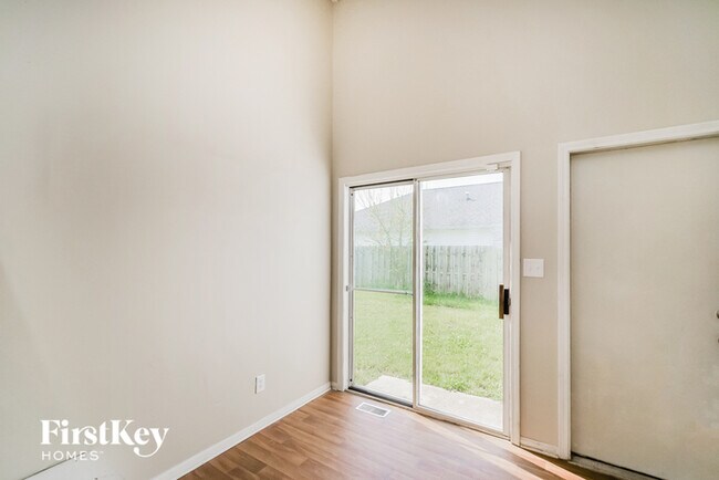Foto del edificio - 617 Woods Crossing Ln
