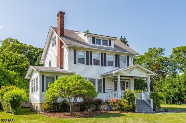 Foto del edificio - 176 Grove Ave