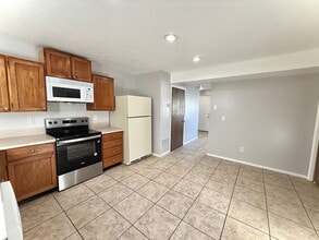 Building Photo - 1119 N Nayon St