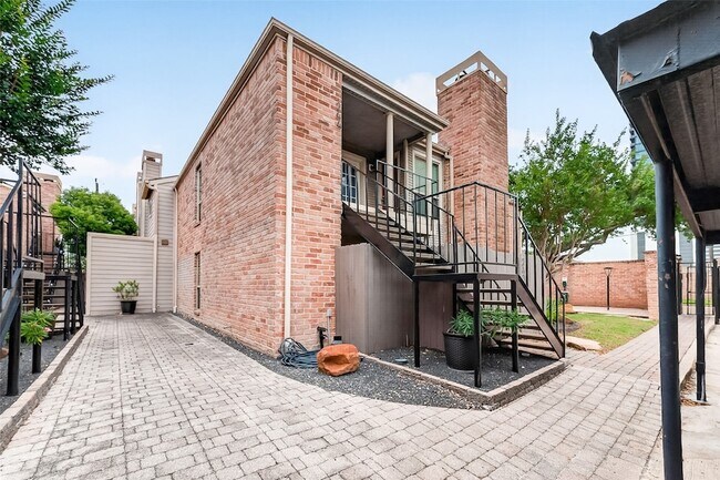 Photo - 3700 W Clay St Apartment