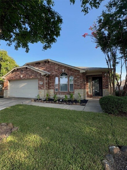 Foto del edificio - 6925 Red Bluff Dr