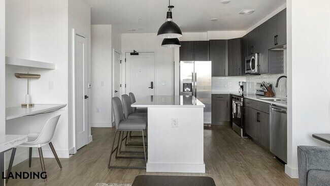 Foto del edificio - 1007 S Mint St