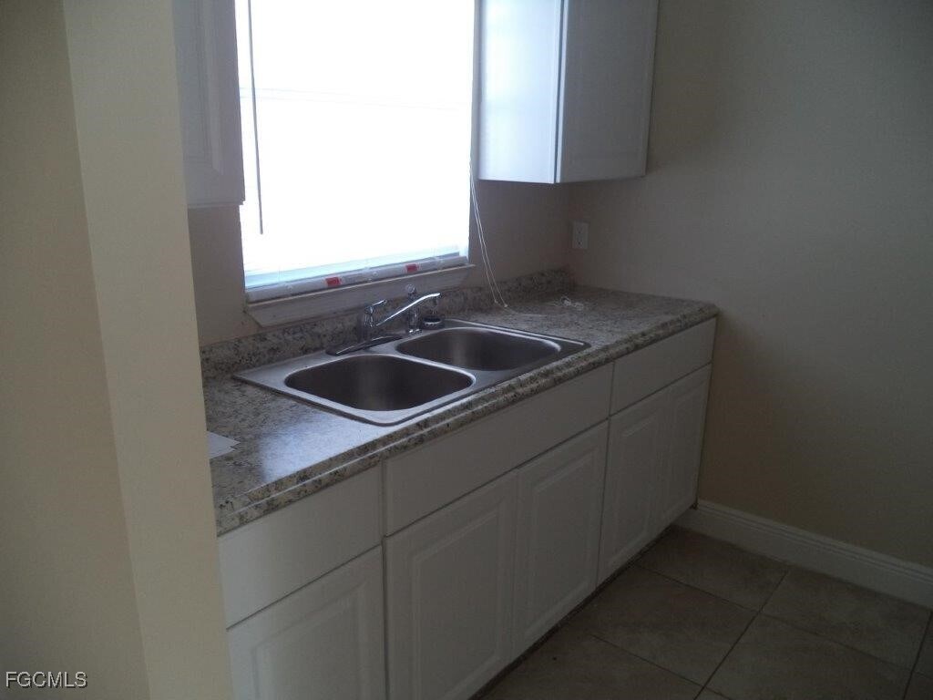 Building Photo - 11411 Linda Loma Dr