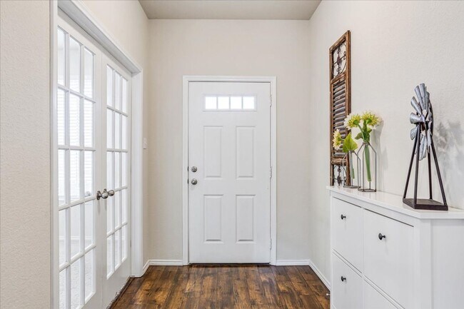 Foto del edificio - 4/2.5 in Midway ISD