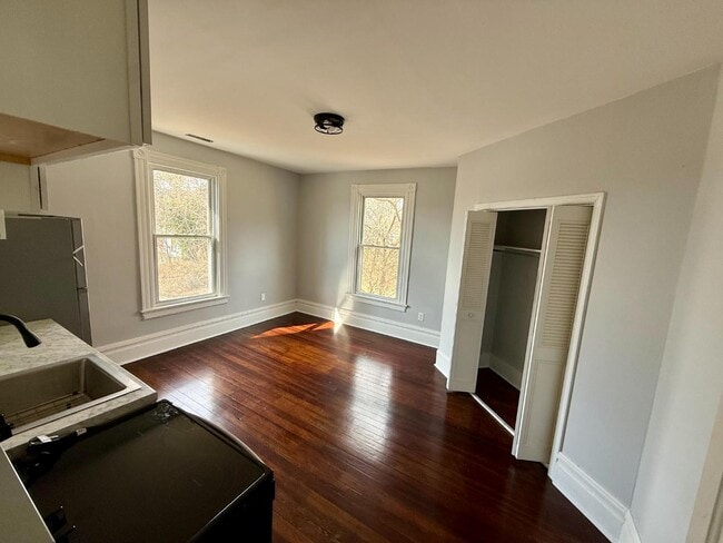 Photo - 317 Grove St Apartment