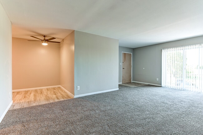 Building Photo - Maple Hill