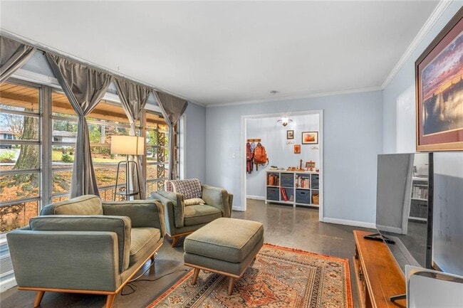 Building Photo - 2205 Plantation Dr