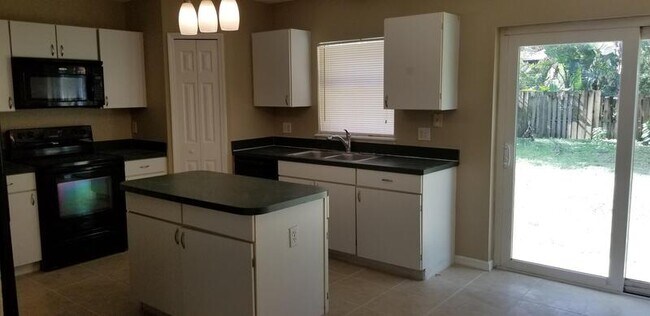 Foto del edificio - 4040 Iveyglen Ave