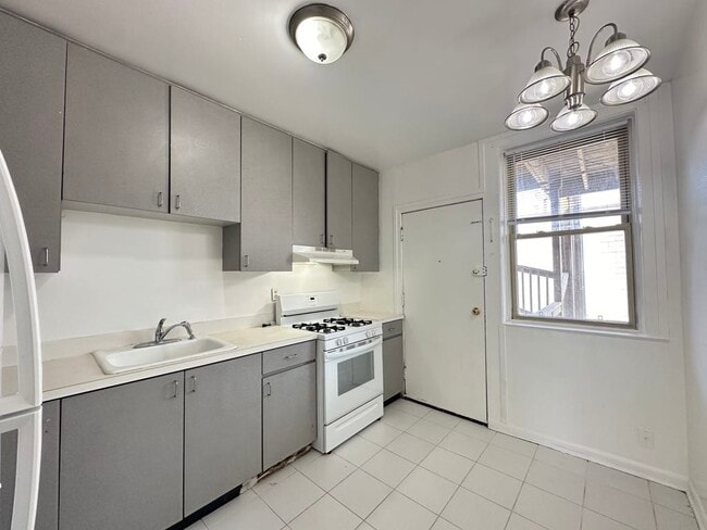 Building Photo - 4407 N Keystone Ave