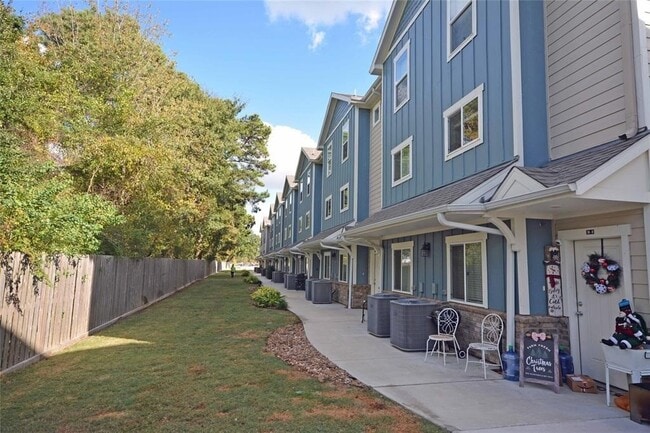 Building Photo - 21155 Gosling Rd