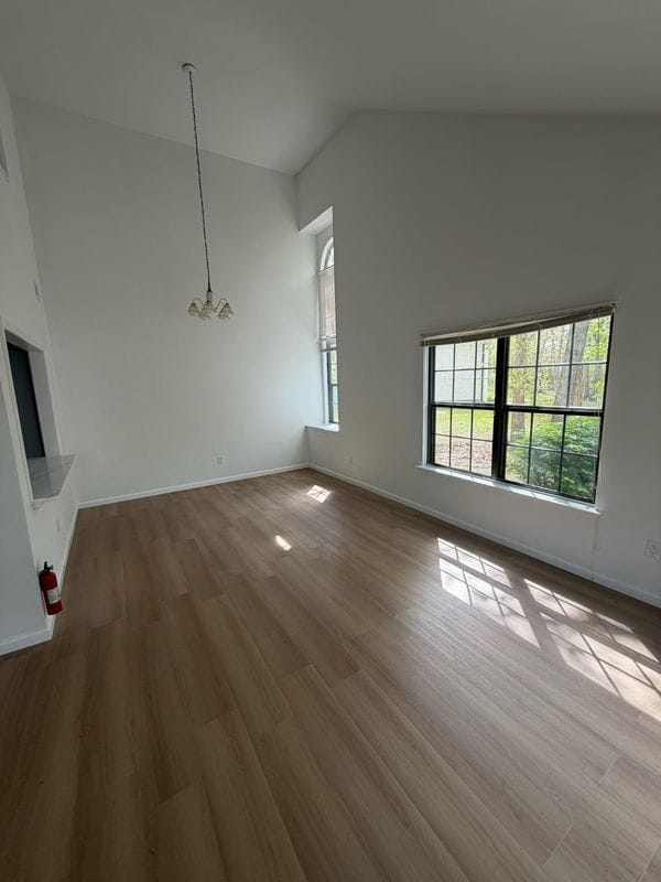 Building Photo - 2807 Hawthorn Ct