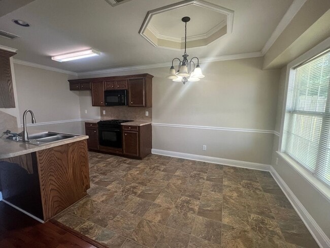 Building Photo - Brick home in Cedar Square