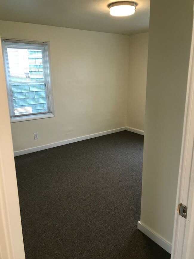 Building Photo - 2BR Apartment now available!