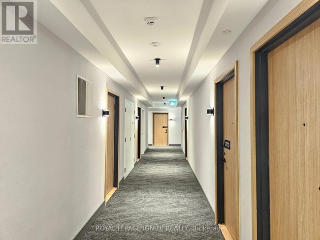 Building Photo - 35 Parliament St