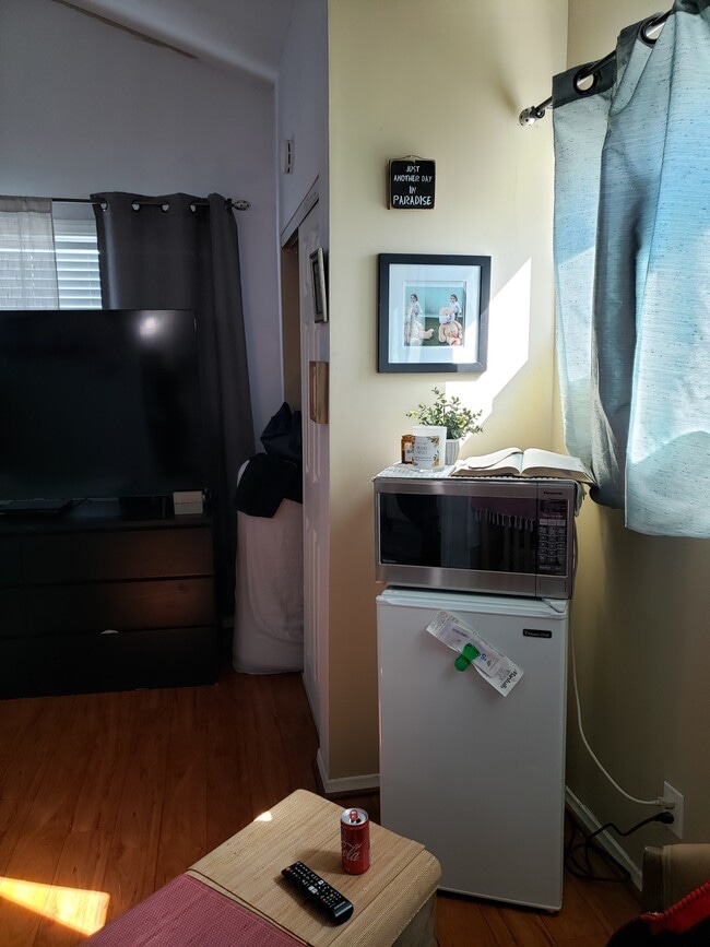 Building Photo - 16020 Firmona Ave