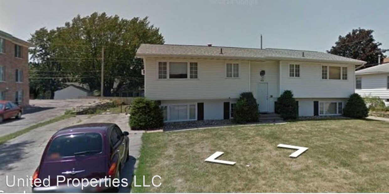 Primary Photo - 2752 A Ave NE