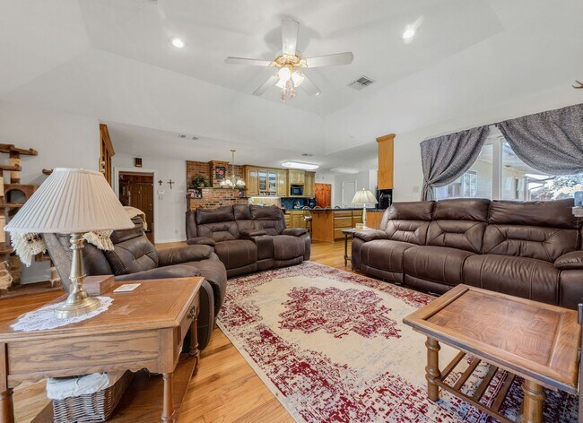 Foto del edificio - 4269 Wilcox Ln