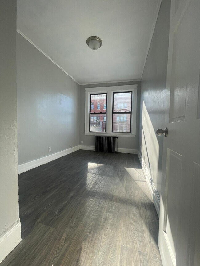 Building Photo - 178 Seaview Ave