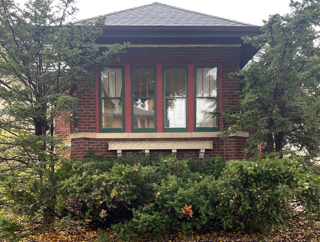 2605 W Morse Ave, Chicago, IL 60645 House Rental in Chicago, IL