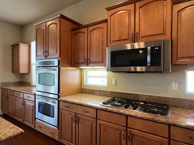Building Photo - 1256 Jorgenson Dr