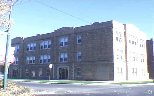 Building Photo - 3403 N Lockwood