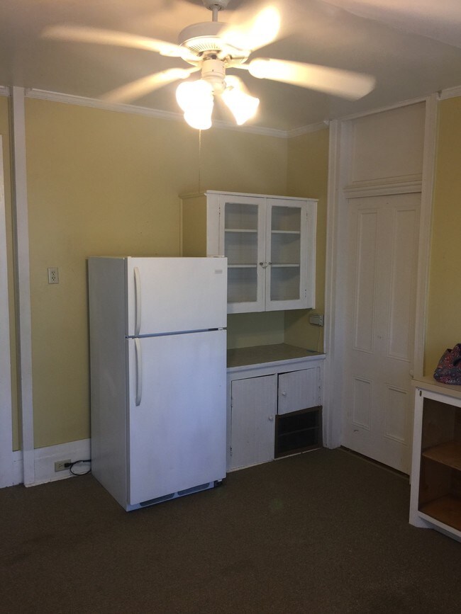 Building Photo - 302 Sumter Ave