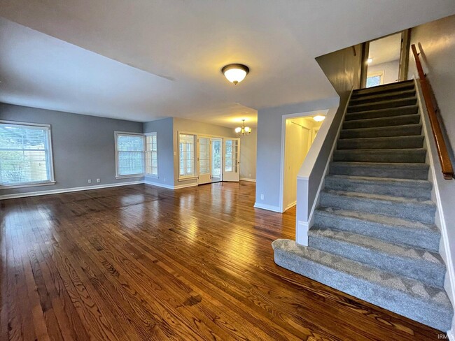 Building Photo - 804 S Rotherwood Ave