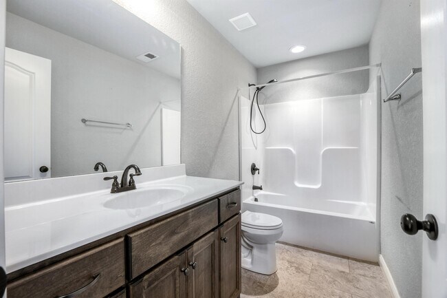 Building Photo - 100 Graystone Ct