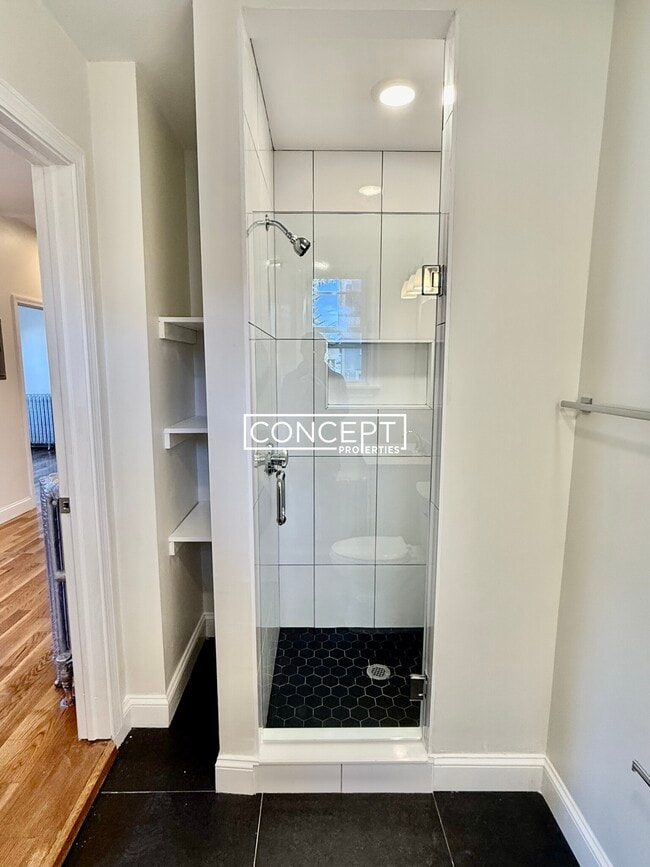 Building Photo - 126 Chestnut St