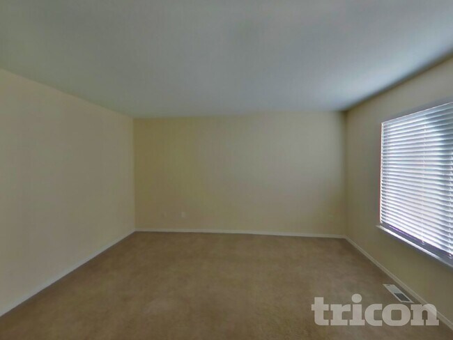 Foto del edificio - 3619 Silver Maple Ct SE