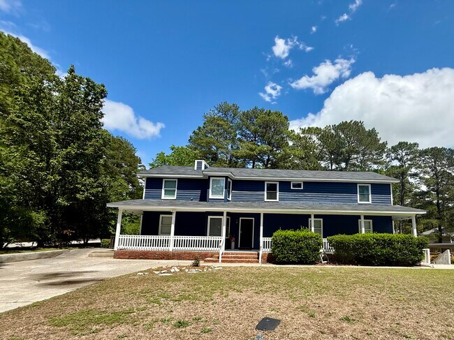 Foto del edificio - 160 Whitwood Cir