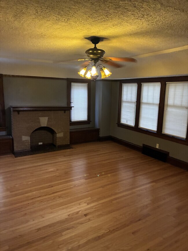 Foto del edificio - 2944-2946-2946 N 55th St