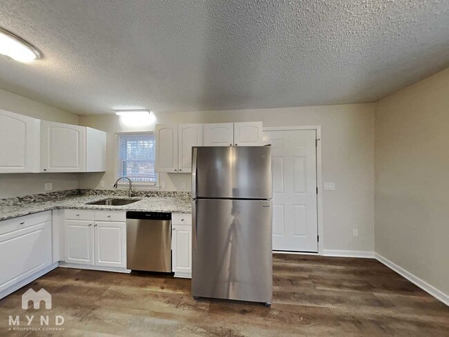 Foto del edificio - 400 Miller Rd