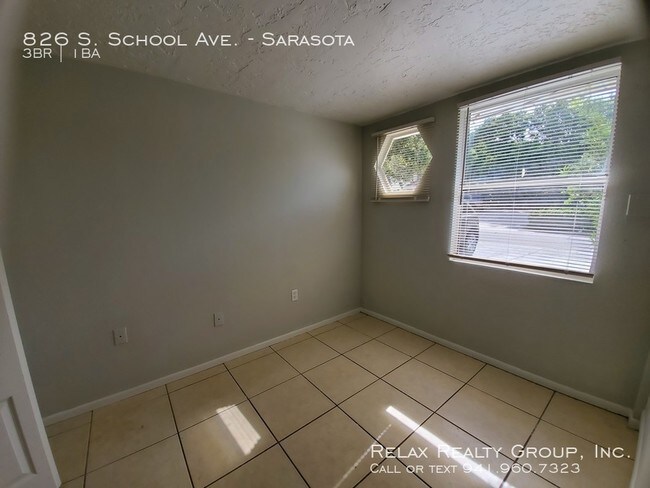 Foto del edificio - 826 S School Ave