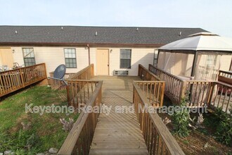 Building Photo - 706 Peachers Dr