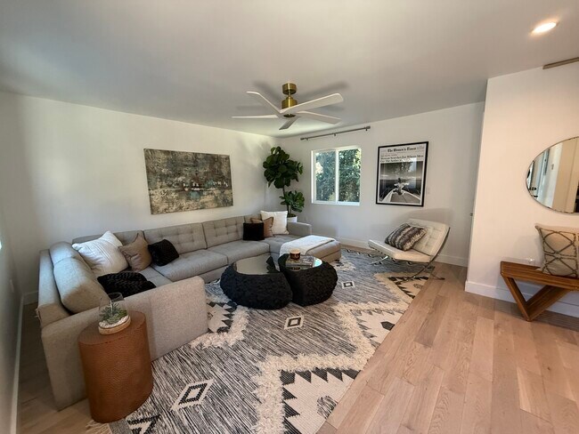 Foto del edificio - 10351 Keswick Ave