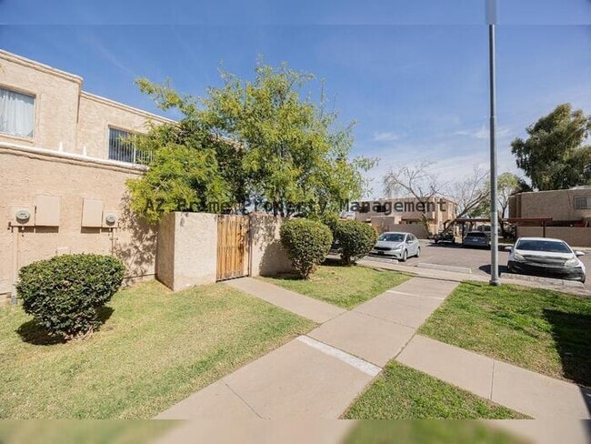 Photo - 4260 N 67th Dr House