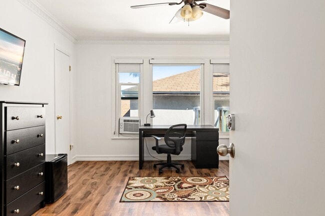 Photo - 515 Landfair Ave Apartment