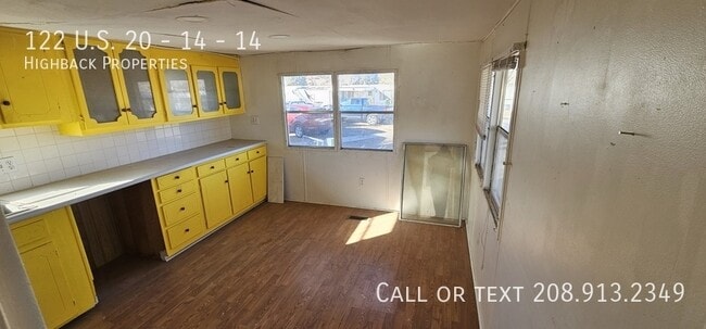 Building Photo - 122 US-20