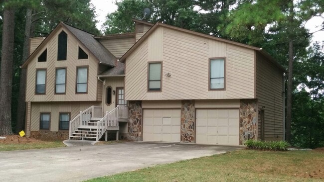 Building Photo - Large 4BR in Marietta