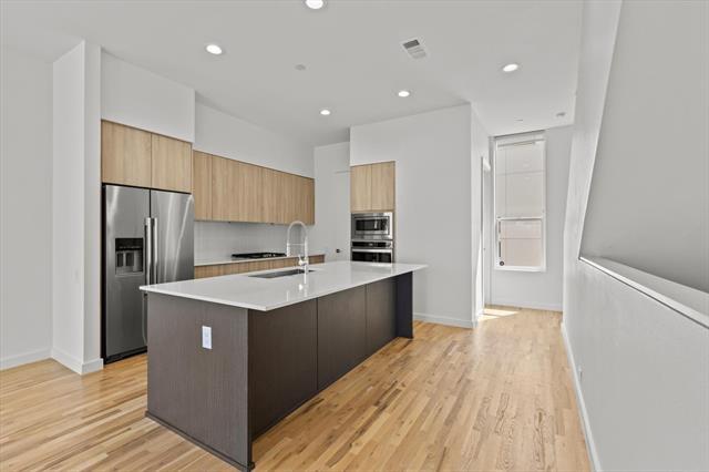 Primary Photo - 4210 Delano Pl