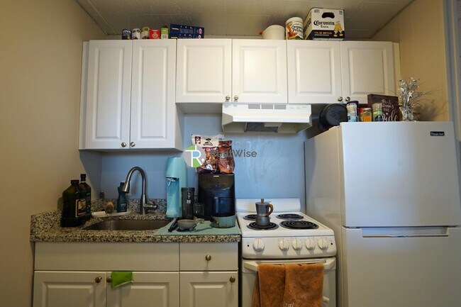 Foto del edificio - 1055 Beacon St