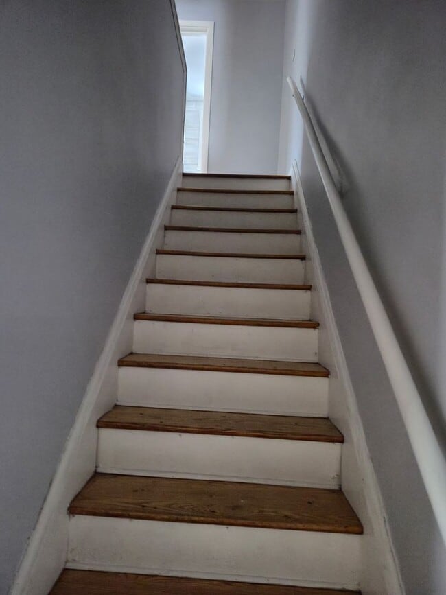 Building Photo - 19-21-21 Shelley Ct