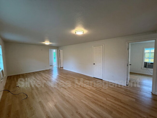 Foto del edificio - 506 W Parnell St